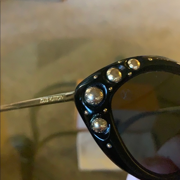 Louis Vuitton Swimming Pool Sunglasses - Picture 3 of 6